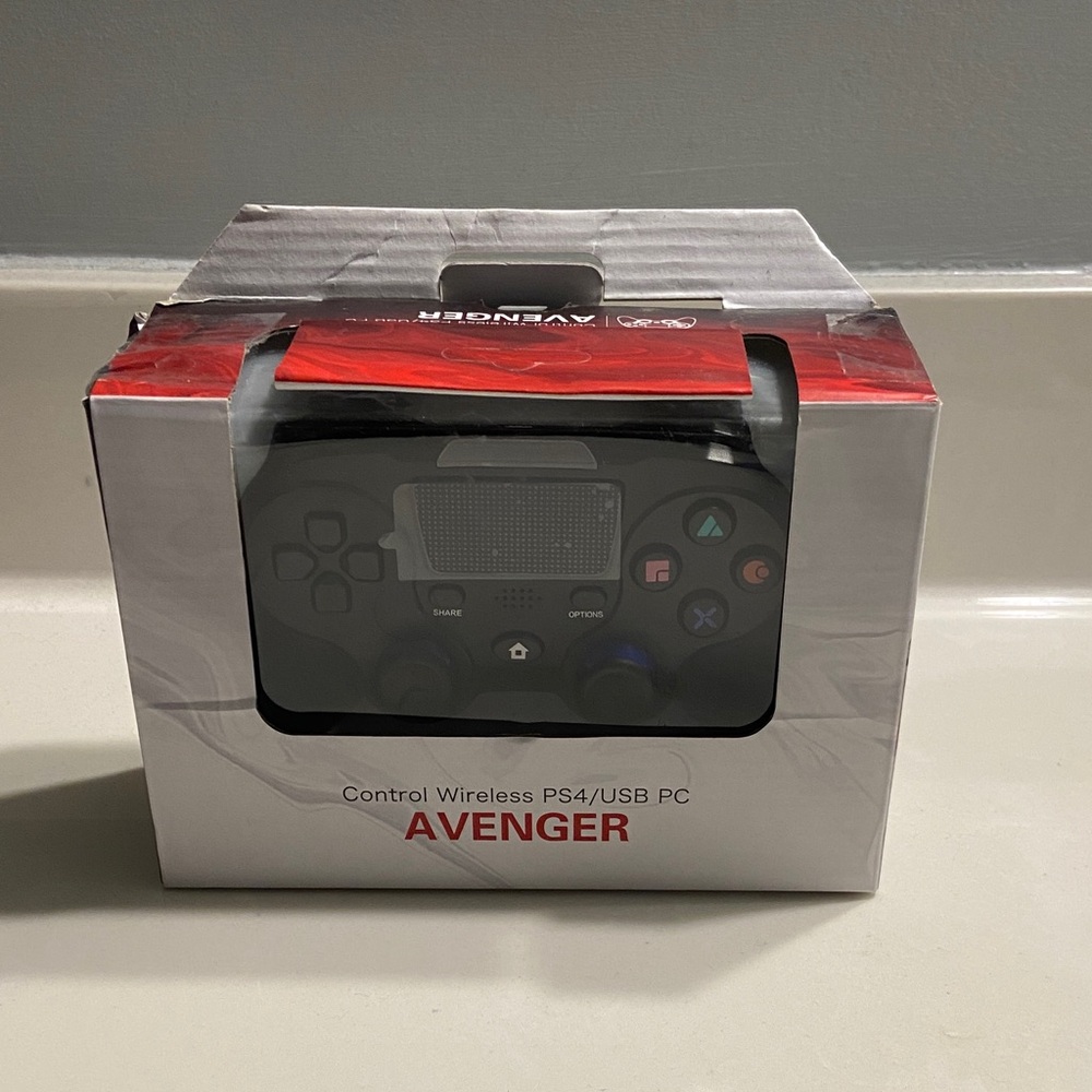 Avenger Black Wireless PS4/USB PC Game Controller